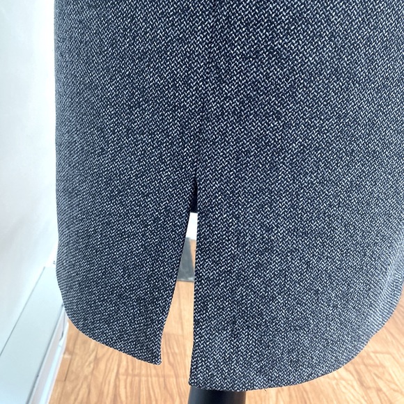 ABOUT MY BUSINESS DRESS. - Picture 4 of 4